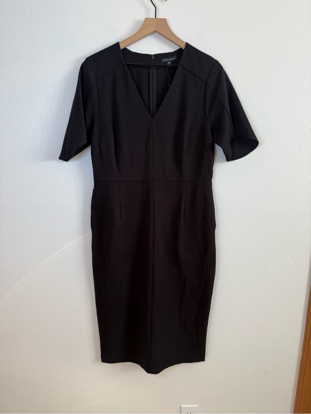 Universal Standard Moira V-neck Dress - Picture 2 of 7